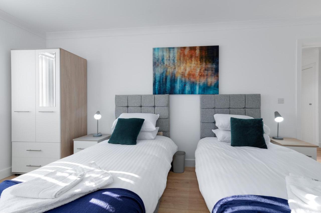 Pinewood Studios, Iver Slough Heathrow 1 & 2 Bedroom Apartments With Parking By Arista Living Exterior foto